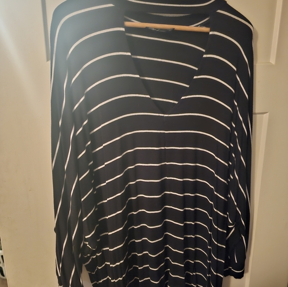 V Cut Stripped with a bulit choker - Picture 3 of 4